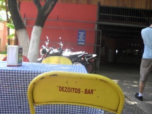 Dezoitos bar-Peixe na beira do rio Piracicaba!